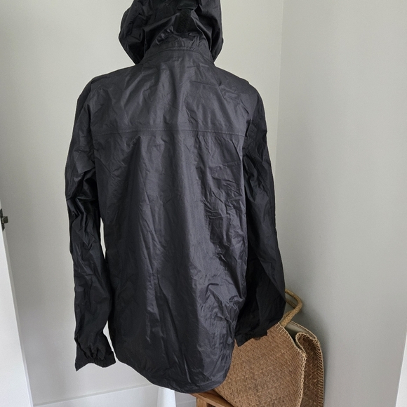 EDDIE  BAUER mens Medium Black, light spring/fall Nylon jacket - Picture 2 of 15